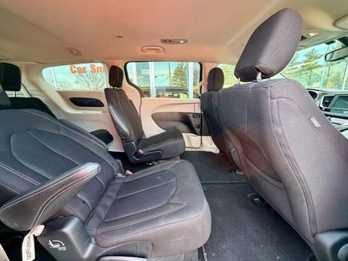 Used 2023 Chrysler Voyager LX FWD image 20