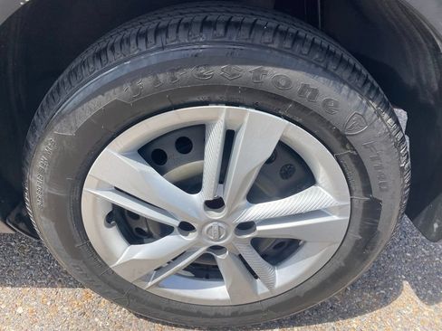 Certified 2025 Nissan Kicks Play S FWD image 17