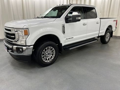 Used 2022 Ford F250 Lariat w/ Chrome Package image 2