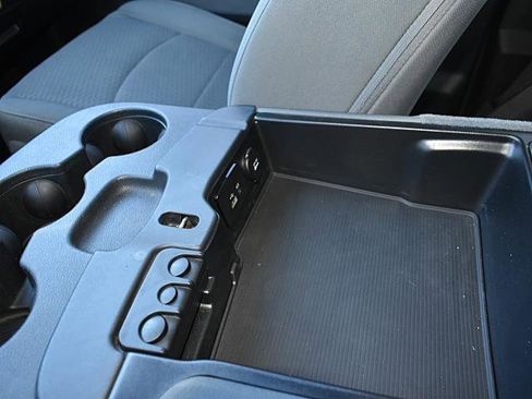 Used 2015 RAM 2500 SLT image 23