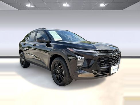 Certified 2025 Chevrolet Trax ACTIV w/ Driver Confidence Package FWD image 7