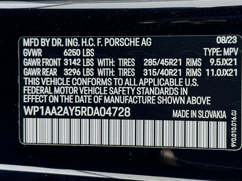 Certified 2024 Porsche Cayenne AWD/4WD image 12