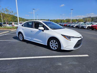 Used 2025 Toyota Corolla LE w/ Convenience Package