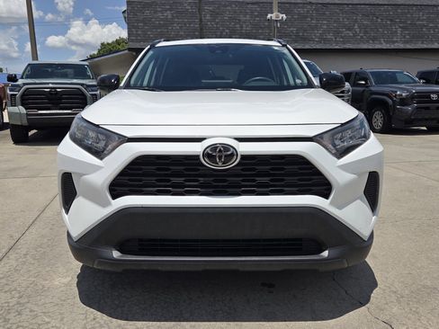 Certified 2021 Toyota RAV4 LE AWD/4WD image 2