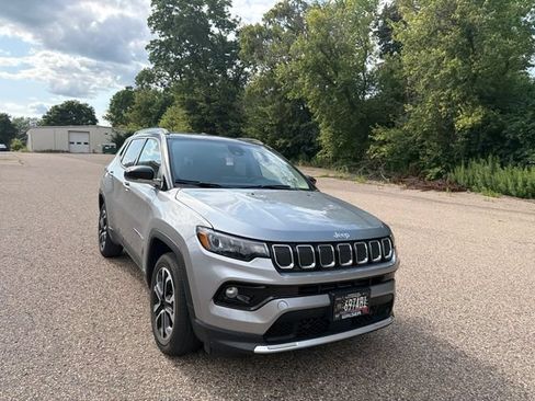 Used 2022 Jeep Compass Limited w/ Sun and Sound Group AWD/4WD image 10