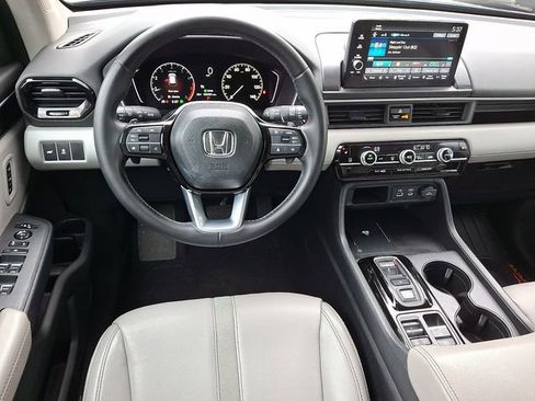 Used 2023 Honda Pilot EX-L image 13