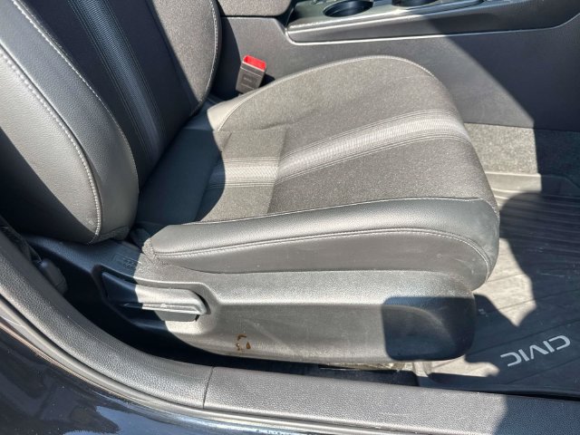 Used 2025 Honda Civic Sport image 15