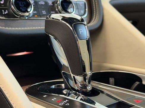 New 2026 Bentley Bentayga Extended Wheelbase AWD/4WD image 28