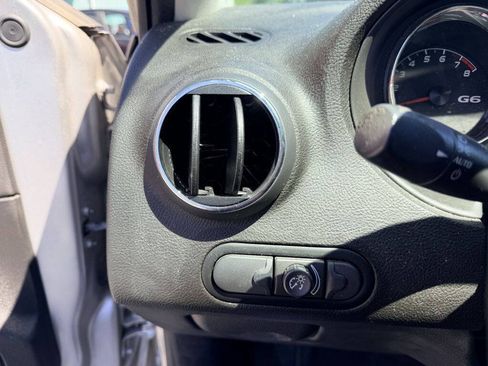 Used 2008 Pontiac G6 Sedan w/ G6 Preferred Package FWD image 12