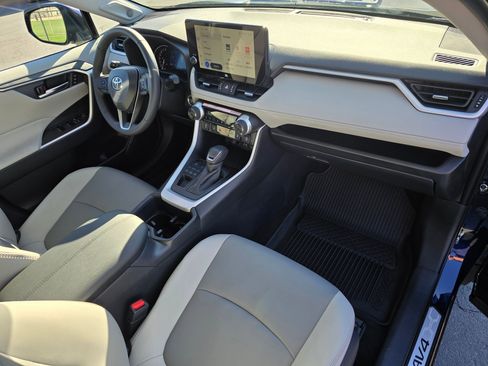 Used 2025 Toyota RAV4 XLE Premium image 11
