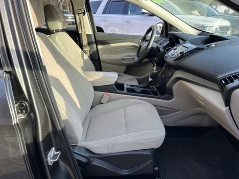 Used 2017 Ford Escape SE AWD/4WD image 10