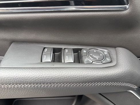 Used 2025 GMC Yukon Denali w/ Denali Reserve Package image 32