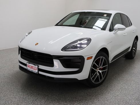 Used 2023 Porsche Macan S image 2