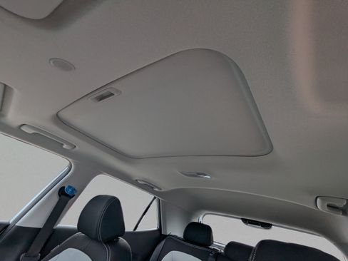 New 2026 Hyundai Venue SEL FWD image 18