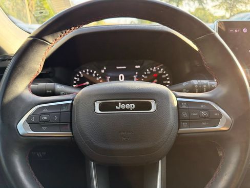 Used 2022 Jeep Compass Trailhawk w/ Trailhawk Convenience Group AWD/4WD image 10