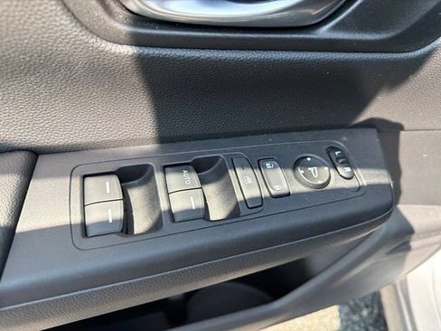 Used 2025 Honda CR-V LX image 14