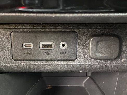 Used 2021 Buick Encore GX Preferred w/ Cold Weather Comfort Package image 16