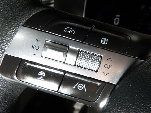 Used 2025 Hyundai Sonata SEL FWD image 23