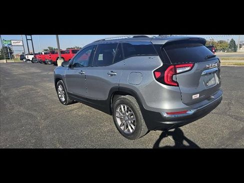 Used 2024 GMC Terrain SLT AWD/4WD image 5