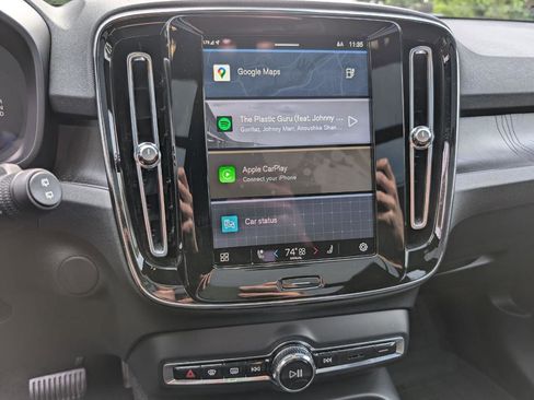 Used 2023 Volvo XC40 Recharge Ultimate w/ Protection Package Premier image 21