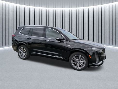 Used 2023 Cadillac XT6 Premium Luxury AWD/4WD image 4
