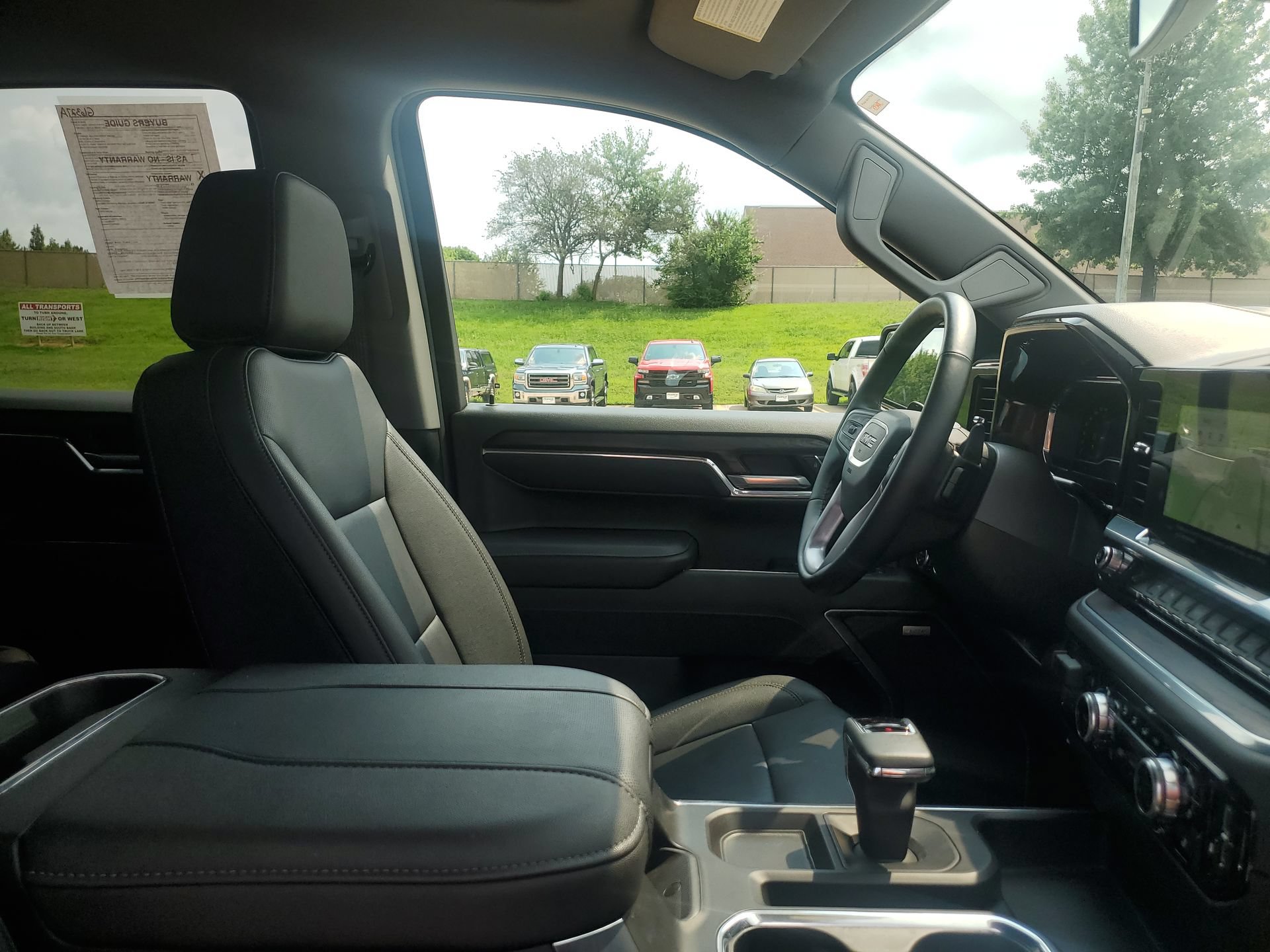 Used 2025 GMC Sierra 1500 SLT w/ SLT Premium Plus Package AWD/4WD image 34