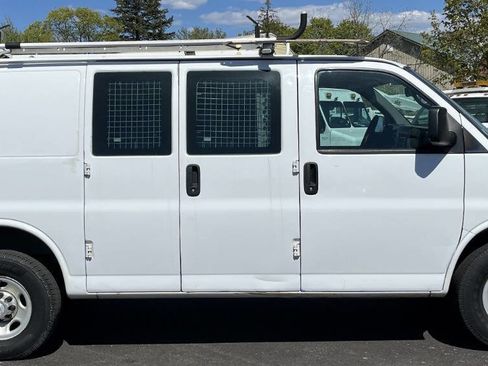 Used 2013 Chevrolet Express 2500 RWD image 4