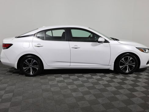 Used 2021 Nissan Sentra SV image 3