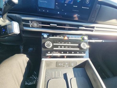 Used 2025 Hyundai Santa Fe SE image 24