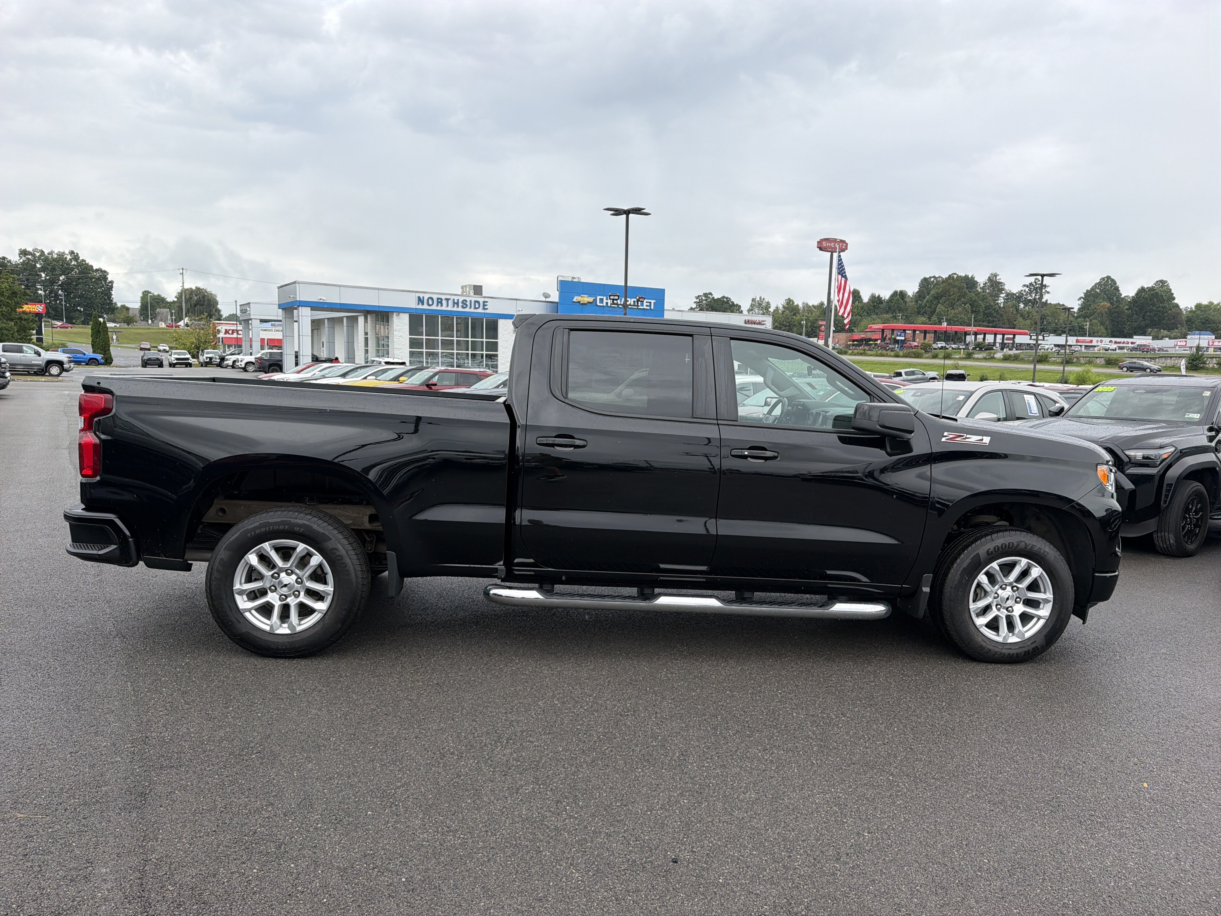Certified 2024 Chevrolet Silverado 1500 RST w/ Z71 Off-Road Package AWD/4WD image 5
