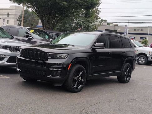 Used 2023 Jeep Grand Cherokee L Limited w/ Black Appearance Package AWD/4WD image 7