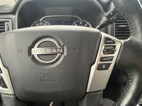 Used 2023 Nissan Titan SV w/ SV Convenience Package image 10