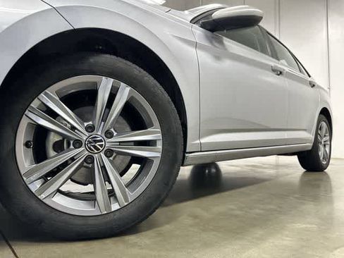 Used 2024 Volkswagen Jetta SE FWD image 27