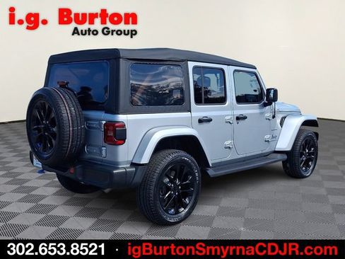 Used 2023 Jeep Wrangler Unlimited Sahara AWD/4WD image 6