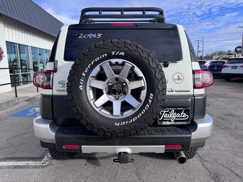 Used 2014 Toyota FJ Cruiser 4WD w/ Upgrade Package image 6