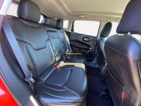 Used 2018 Jeep Compass Trailhawk w/ Leather Interior Group AWD/4WD image 14