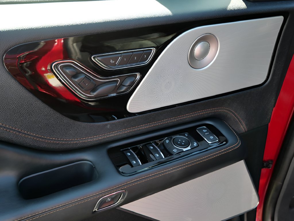 Certified 2025 Lincoln Aviator Black Label w/ Black Label Special Edition AWD/4WD image 15
