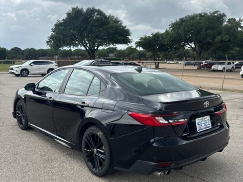Used 2025 Toyota Camry SE FWD image 6