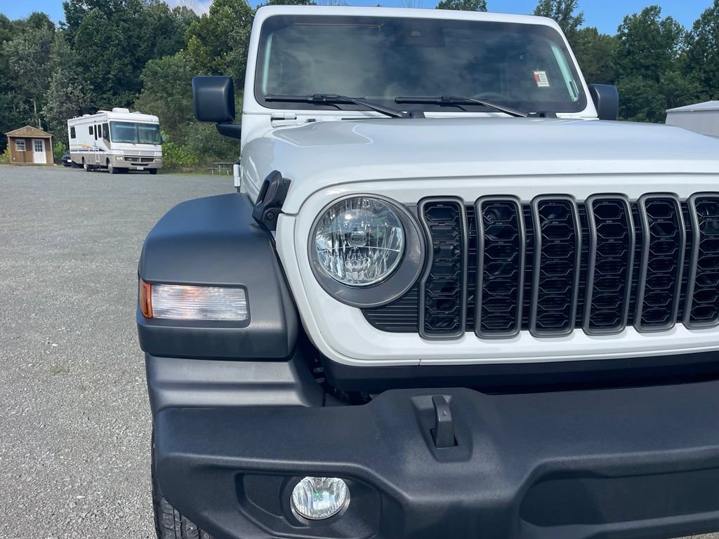 Used 2025 Jeep Wrangler Unlimited Sport AWD/4WD image 19