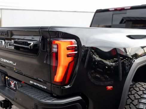 Used 2026 GMC Sierra 3500 Denali Ultimate image 31