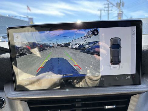 Used 2025 Ford Explorer Active image 24