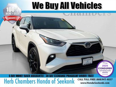 Used 2021 Toyota Highlander LE
