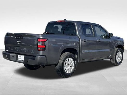 Used 2023 Nissan Frontier SV image 7