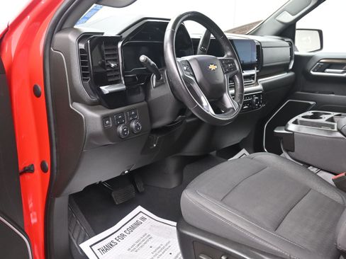 Used 2022 Chevrolet Silverado 1500 LT AWD/4WD image 17