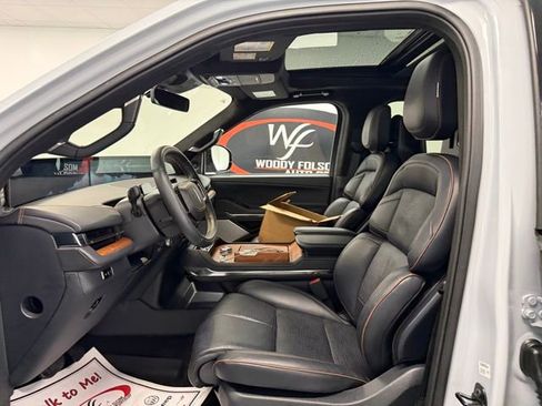 Used 2025 Lincoln Navigator Black Label image 12