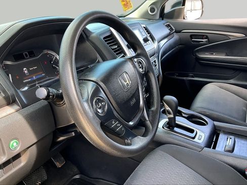 Used 2018 Honda Ridgeline Sport image 15
