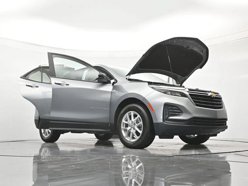 Used 2023 Chevrolet Equinox LS w/ LS Convenience Package FWD image 49