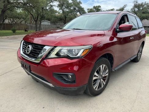 Used 2018 Nissan Pathfinder SV image 4