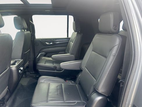 Used 2022 GMC Yukon XL Denali AWD/4WD image 13