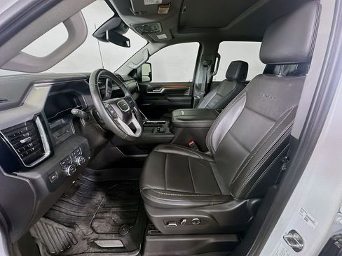 Used 2024 GMC Sierra 3500 Denali image 13